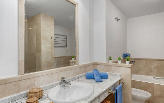 Las Adelfas - Photo 22